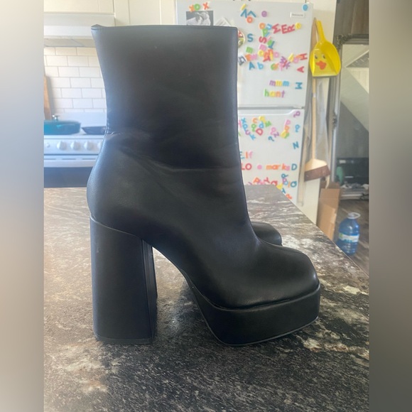 PRINCESS POLLY KITTEN BLACK BOOTS - Picture 1 of 4